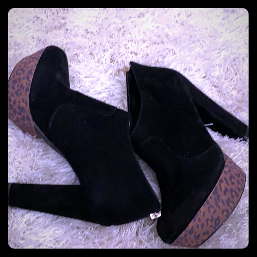 Guess booties